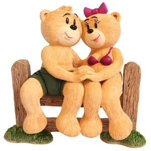 Connor and Trixie-Valentinstag Bear